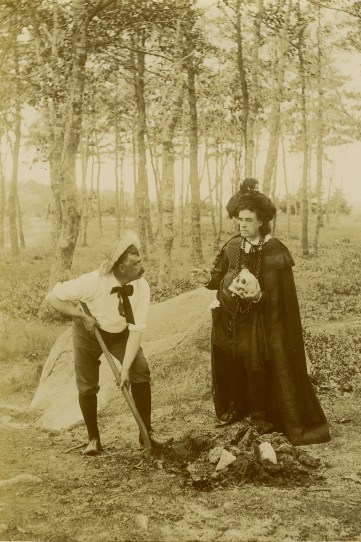 Vernacular Photography005 Hamlet